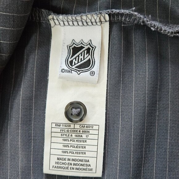 Adidas Vegas Golden Knights T Shirt Mens XL Gray Gold Black NHL Athleisure FLAW - Picture 11 of 16